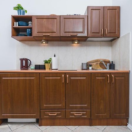 2 Bedroom Apartment Next To The Main Railway Station - By Upstairs Krakau Exterior foto