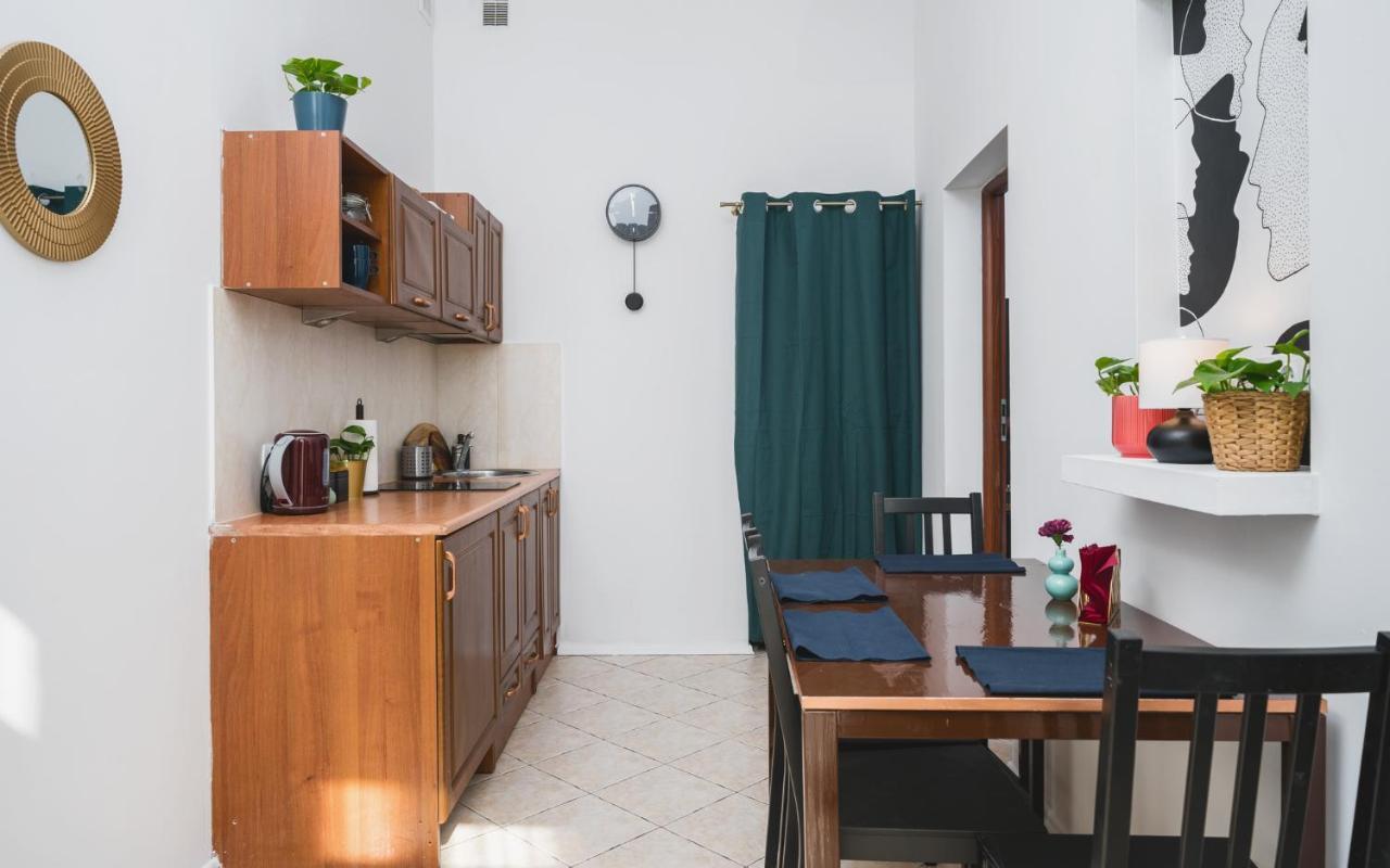 2 Bedroom Apartment Next To The Main Railway Station - By Upstairs Krakau Exterior foto