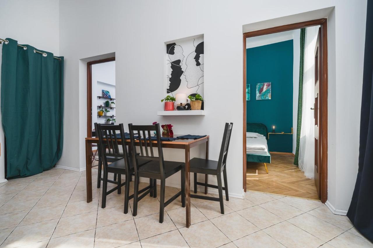 2 Bedroom Apartment Next To The Main Railway Station - By Upstairs Krakau Exterior foto
